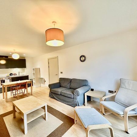 Cosy Canal View Apartment Cardiff Bay Exterior foto