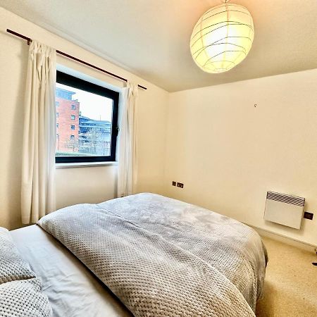 Cosy Canal View Apartment Cardiff Bay Exterior foto